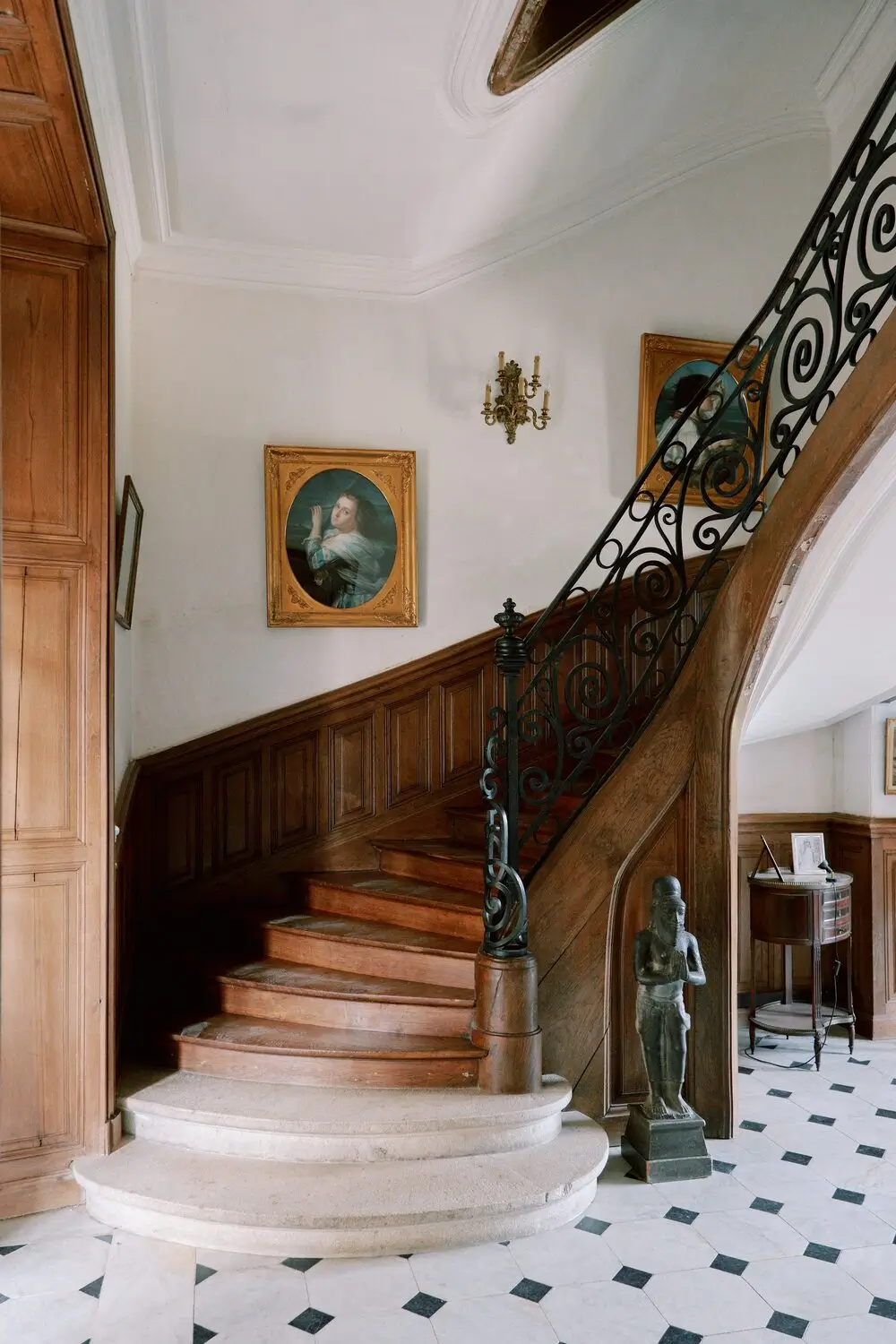 Photo de l'escalier de l'aile Néo-renaissance
