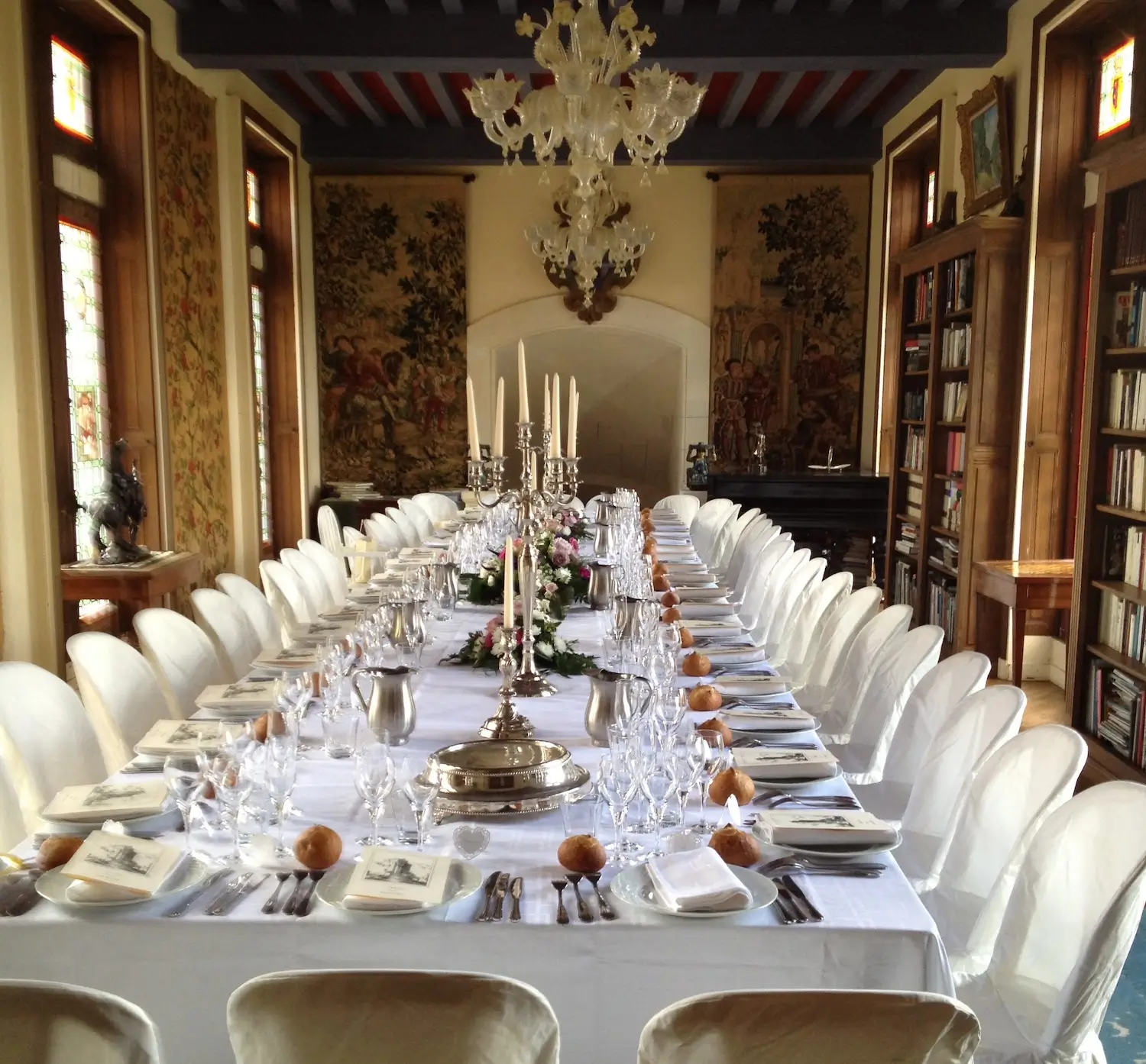 table dans Gallerie aux vitraux